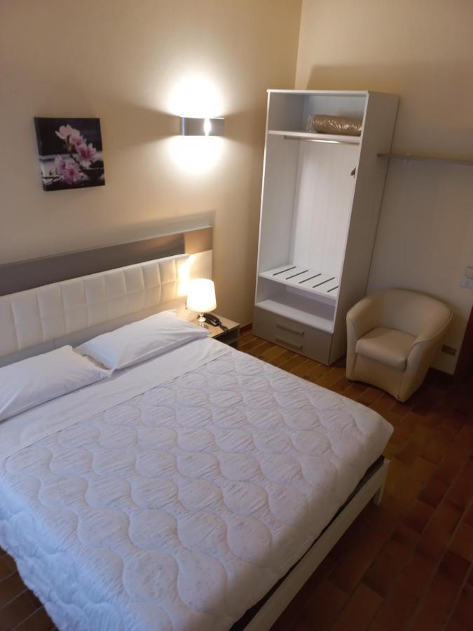 קסטל סן פייטרו טרמה Park Hotel מראה חיצוני תמונה