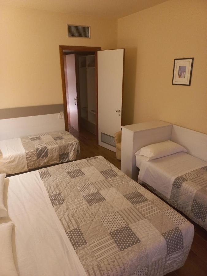 קסטל סן פייטרו טרמה Park Hotel מראה חיצוני תמונה