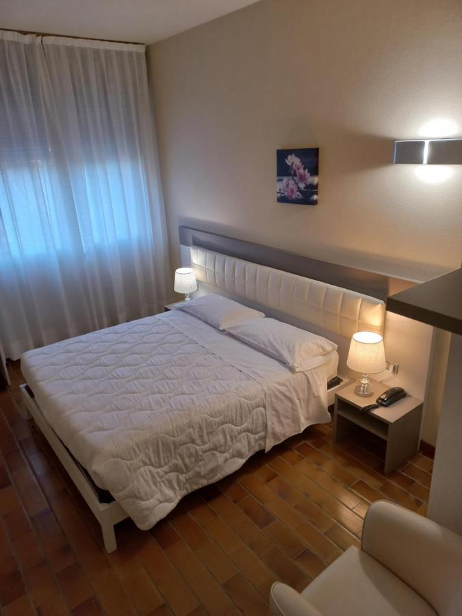 קסטל סן פייטרו טרמה Park Hotel מראה חיצוני תמונה
