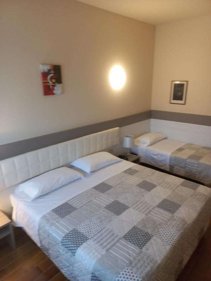 קסטל סן פייטרו טרמה Park Hotel מראה חיצוני תמונה