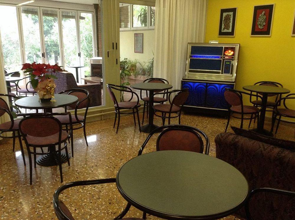 קסטל סן פייטרו טרמה Park Hotel מראה חיצוני תמונה