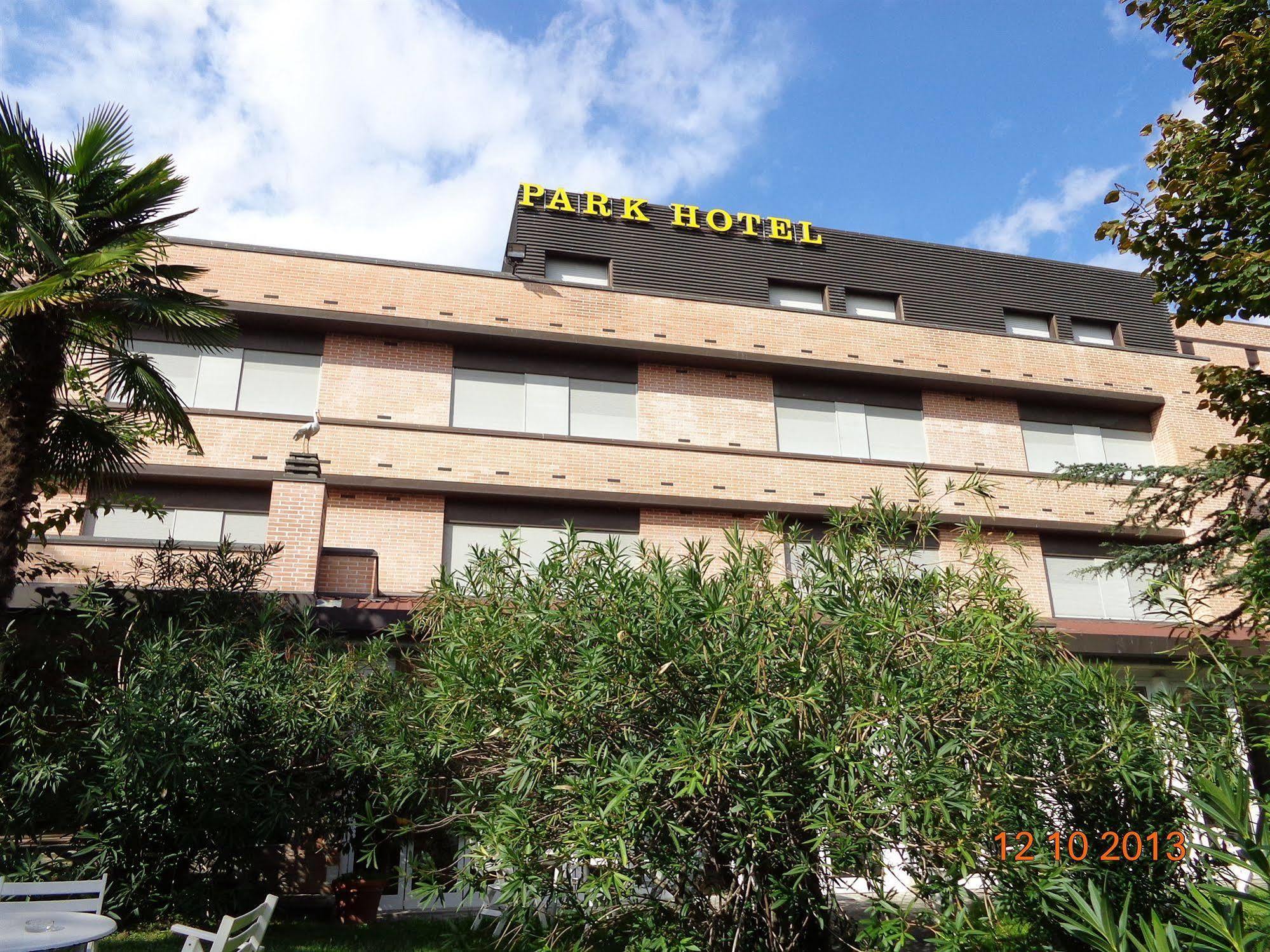 קסטל סן פייטרו טרמה Park Hotel מראה חיצוני תמונה